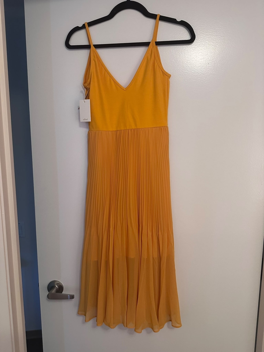 NWT Aritzia Wilfred Spaghetti-Strap V-Neck Pleated Midi Dress in Mustard